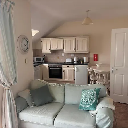 2 Bed Beachfront Inchydoney *