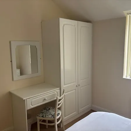 2 Bed Beachfront Inchydoney