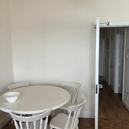 2 Bed Beachfront Inchydoney Cork דירה