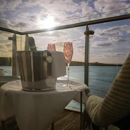 2 Bed Beachfront Inchydoney Apartament Cork