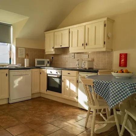 2 Bed Beachfront Inchydoney Apartament *